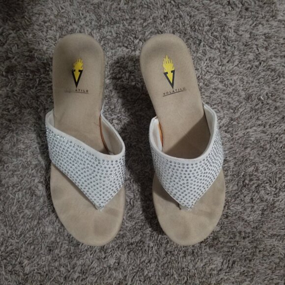 Good Condition Volatile Sequin Platform Flip Flops, Size 8 - Picture 7 of 7